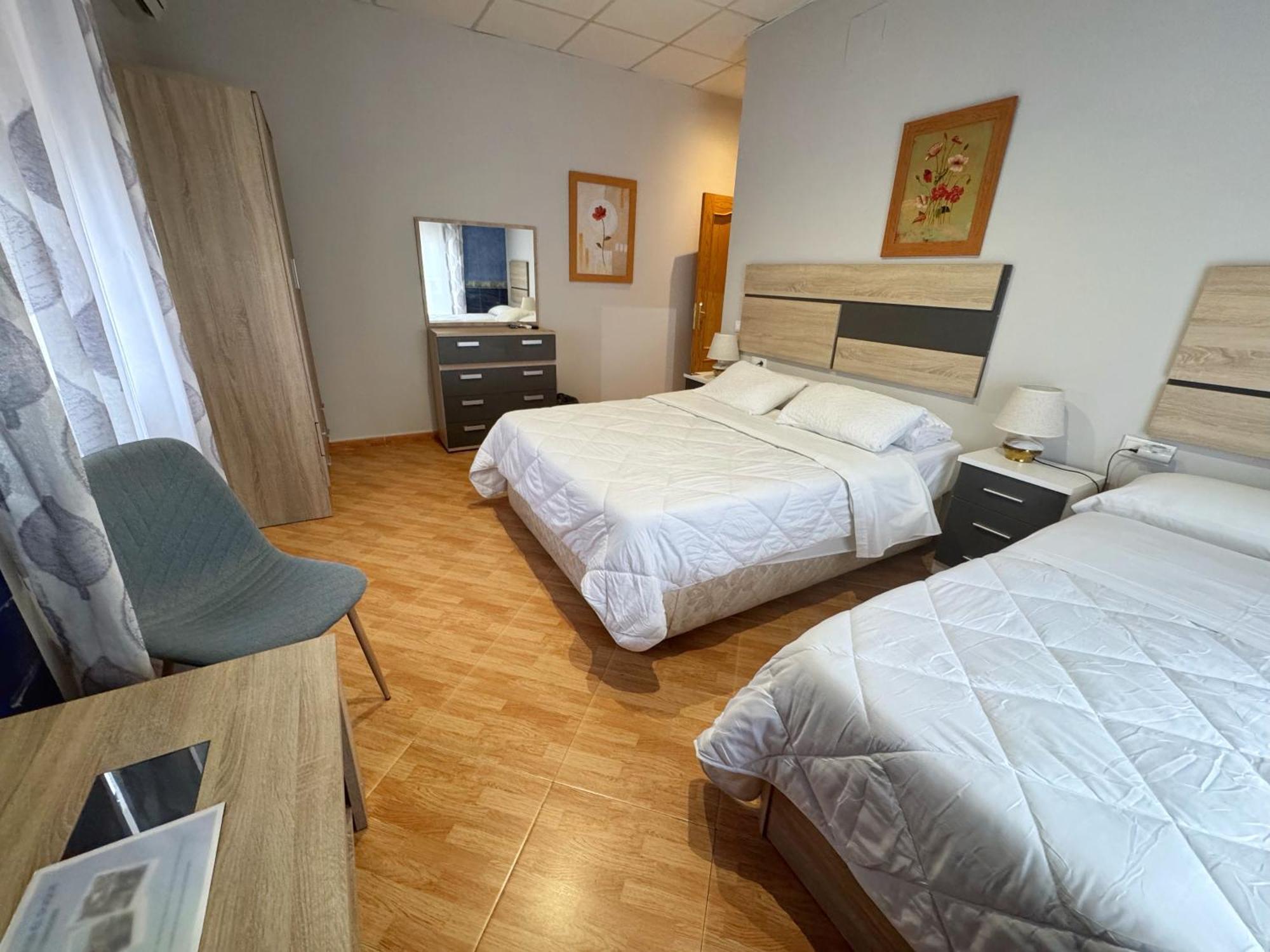 Hostal El Brillante - Alojamientos El Duque กอร์โดบา ภายนอก รูปภาพ
